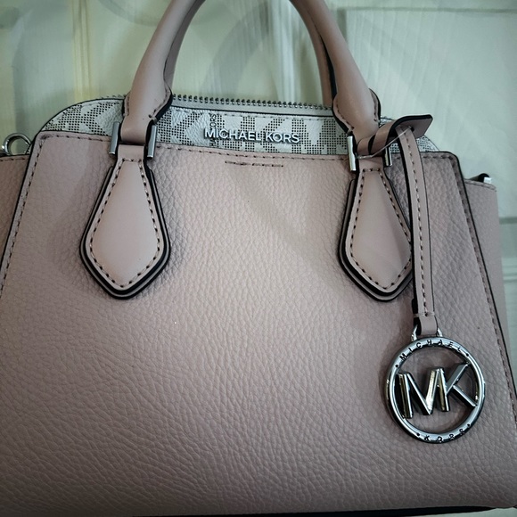 —SOLD— Michael kors 2 in 1 Daria - Picture 1 of 10